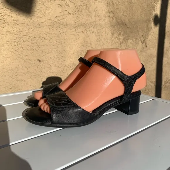 BeautiFeel black leather sandals size 5.5 ( European 36)