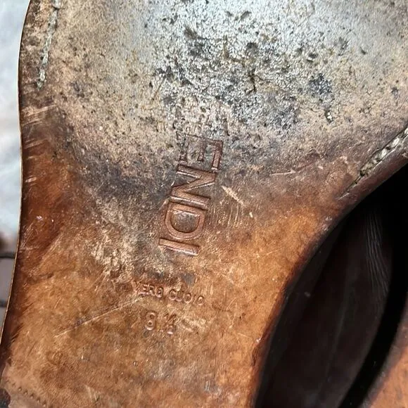 BEAUTIFUL Leather Fendi Oxfords with unique stitch and Side lace - 9.5 US