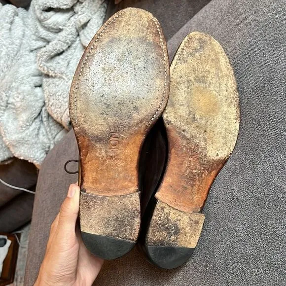 BEAUTIFUL Leather Fendi Oxfords with unique stitch and Side lace - 9.5 US