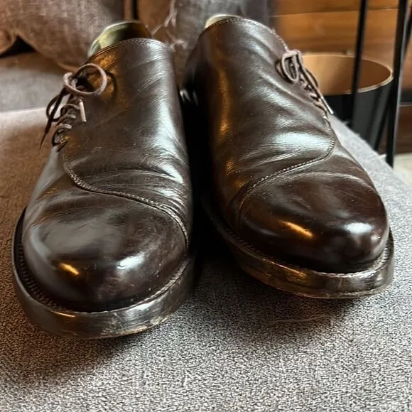 BEAUTIFUL Leather Fendi Oxfords with unique stitch and Side lace - 9.5 US