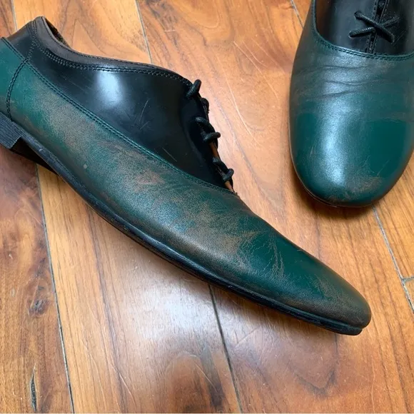 BedStu Green and Black Distressed Oxfords