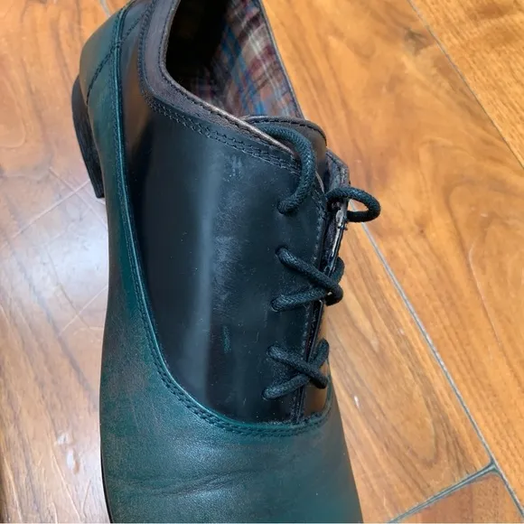 BedStu Green and Black Distressed Oxfords