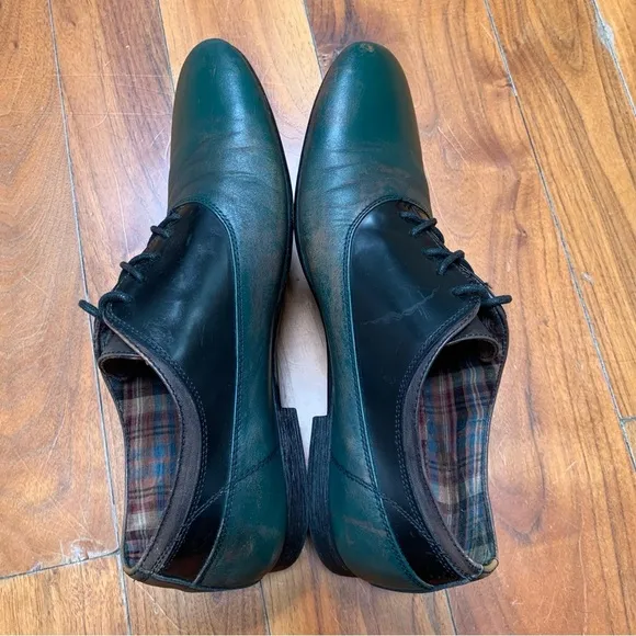 BedStu Green and Black Distressed Oxfords