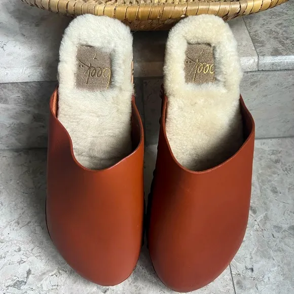 Beek Mallard Sherling Clogs NWOT