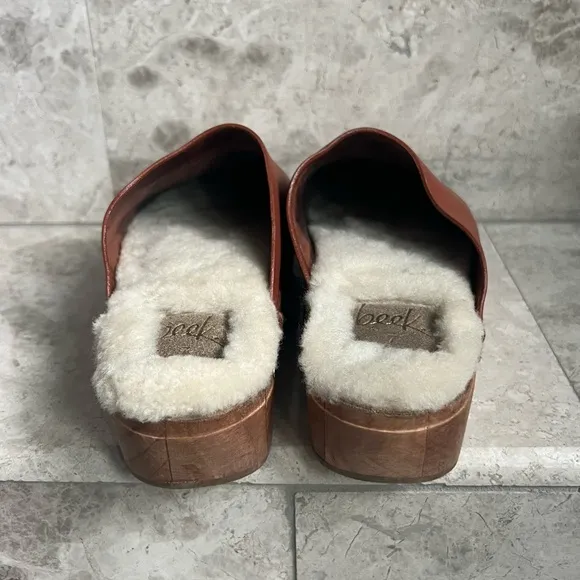 Beek Mallard Sherling Clogs NWOT