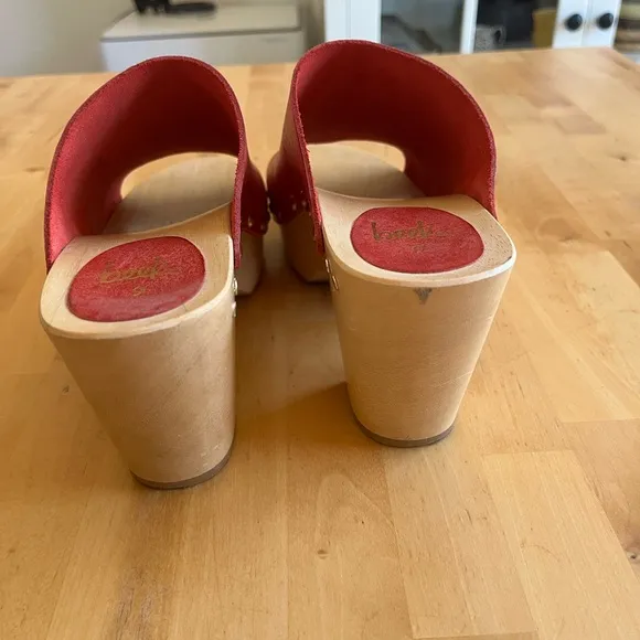 Beek Peacock Red Leather Open Toe Clogs with Studs 9 New Without Box