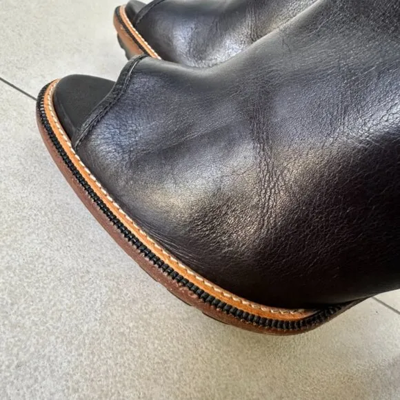Belstaff England Women's Black Leather Peep Toe Shaftesbury Heels Size 40