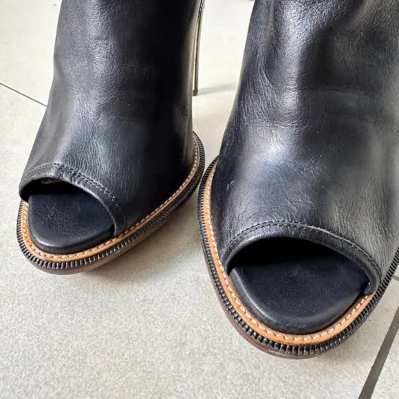 Belstaff England Women's Black Leather Peep Toe Shaftesbury Heels Size 40
