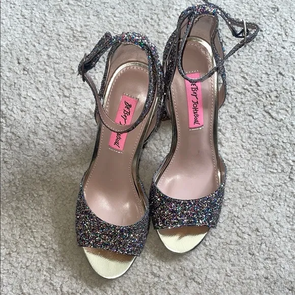 Betsey Johnson Glissten Pink Glitter Heels Block Heel Size 8