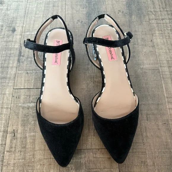 BETSEY JOHNSON LENA ANKLE STRAP BLACK VELVET RAINBOW BLOCK HEELS 8.5
