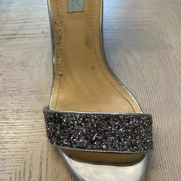 Betsey‎ Johnson, Silver Chunky Heel Silver Glitter Heels Sz 7.5