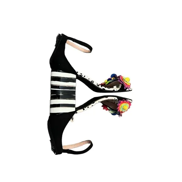 Betsey Johnson Strappy Heels Cut-Out Flowers Back / White Block Heel Size 5.5