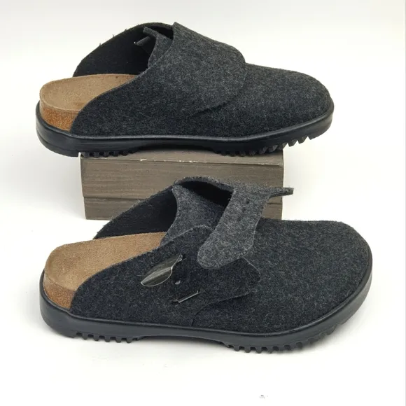 Betula by Birkenstock Boston charcoal clogs  L7 M5 closed toe wool felt