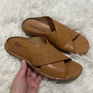 Bionica Arcola Slides  - Size 9