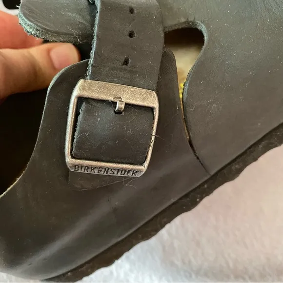 Birkenstock London black leather close -toe clogs