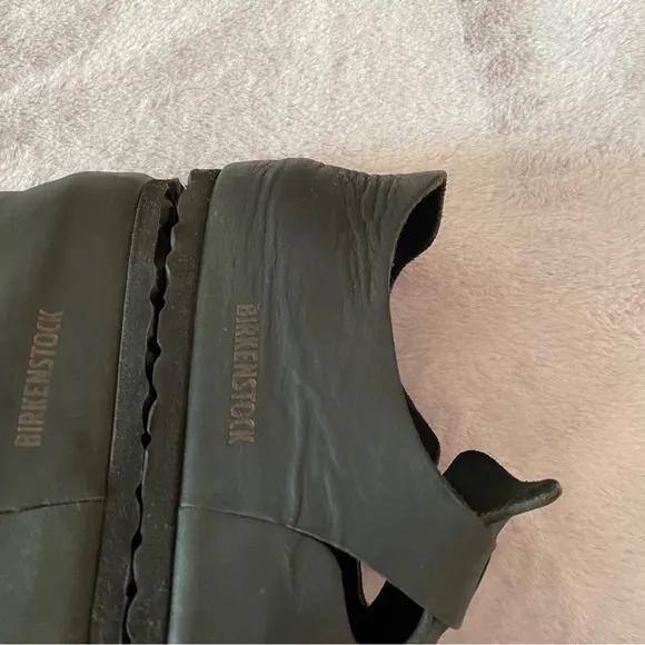 Birkenstock London black leather close -toe clogs
