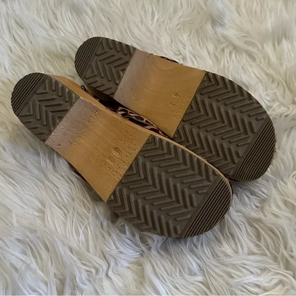 BJÖRK 41 / 10 NEW Safari Wood Open Back Giraffe Clogs • Leather Animal Print