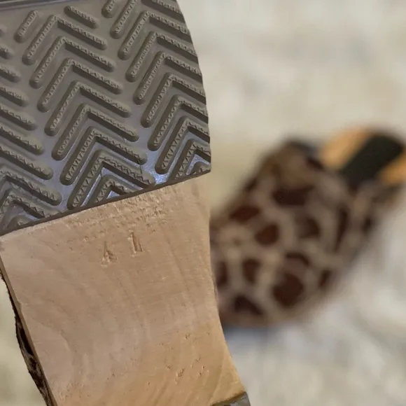 BJÖRK 41 / 10 NEW Safari Wood Open Back Giraffe Clogs • Leather Animal Print