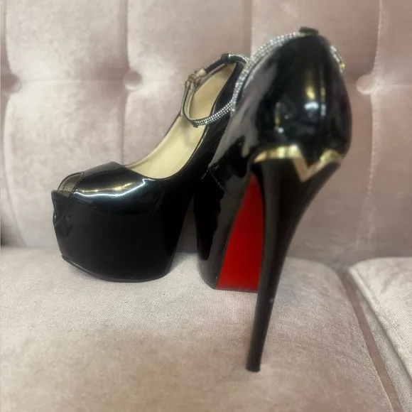 Black High Platform Peep-Toe Heels