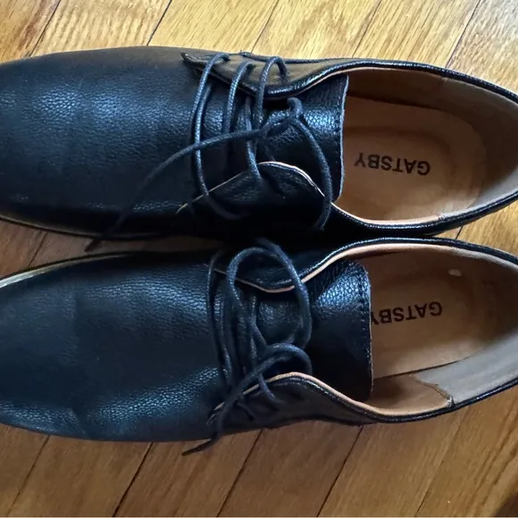 Black Oxford Shoes with Smooth Leather new , too tight for my husband
