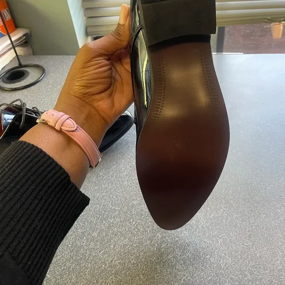 Black Patent Leather Oxfords with Sleek Silhouette