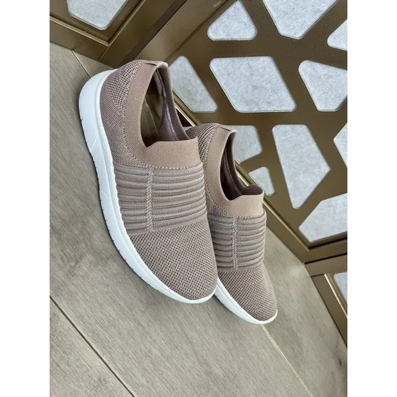 Blondo Karen Waterproof Slip-On Sneaker Women 7 M Pink Heathered Knit