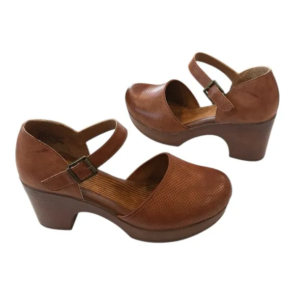 B.O.C Gia Mary Jane Buckle Hybrid Clogs Tan Size 10 NEW