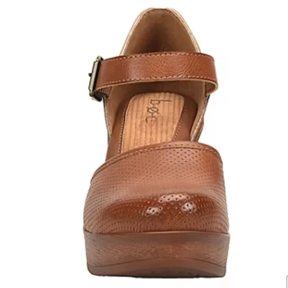 B.O.C Gia Mary Jane Buckle Hybrid Clogs Tan Size 10 NEW