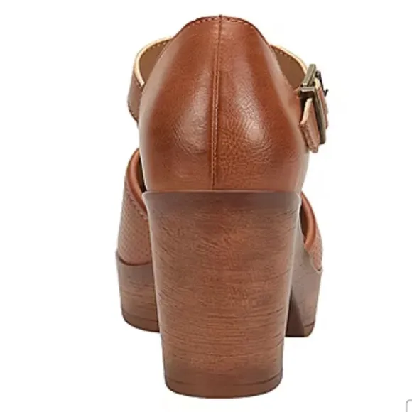 B.O.C Gia Mary Jane Buckle Hybrid Clogs Tan Size 10 NEW