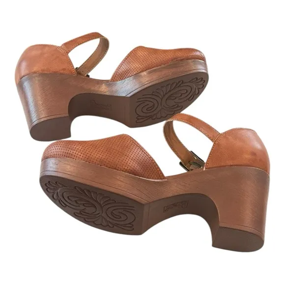 B.O.C Gia Mary Jane Buckle Hybrid Clogs Tan Size 10 NEW