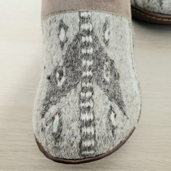 Born Bailie Clog Taupe Birch Wool Distressed Suede Southwest Blanket Slip On 7.5
