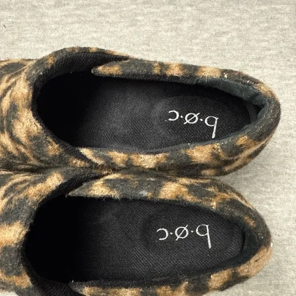 Born Boc Peggy Clog Women Sz 6M Leopard Print Suede Nursing Comfortability Work