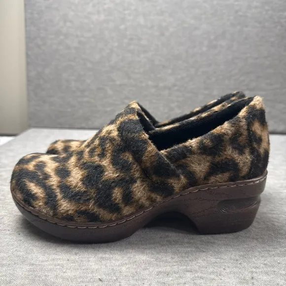 Born Boc Peggy Clog Women Sz 6M Leopard Print Suede Nursing Comfortability Work