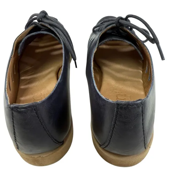 Born Yakob Cut Out Yankee Blue Leather Lace-Up Oxfords Women’s Size 7M
