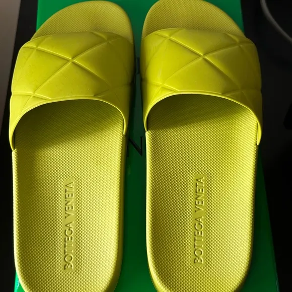 Bottega Veneta Kiwi slides