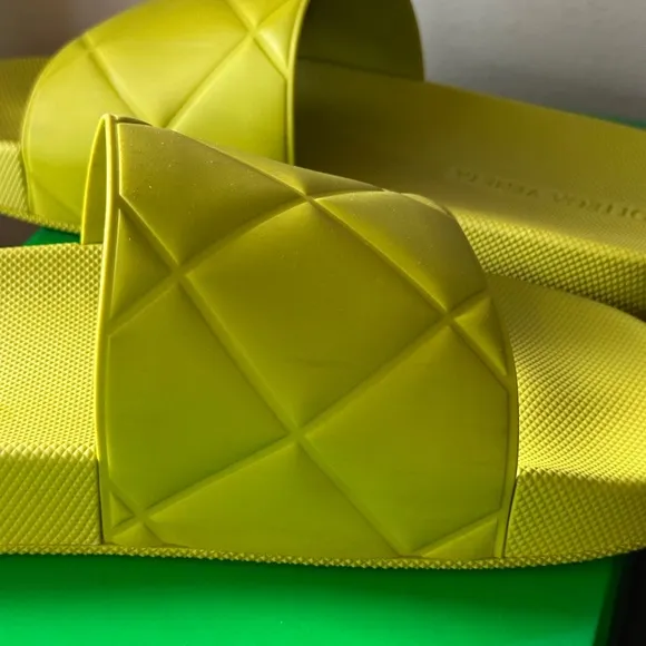 Bottega Veneta Kiwi slides