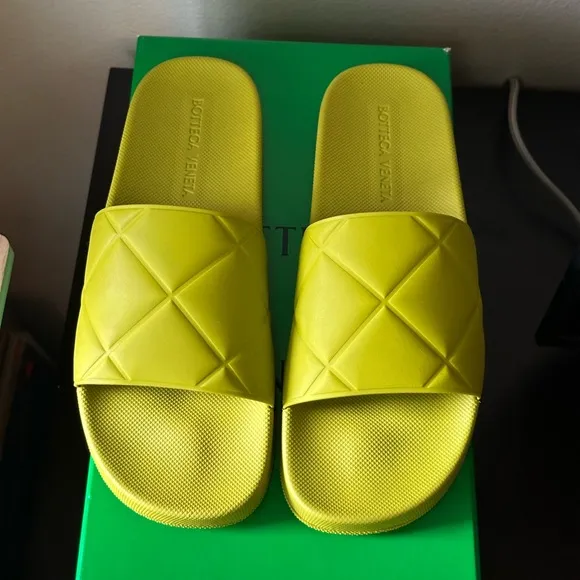 Bottega Veneta Kiwi slides