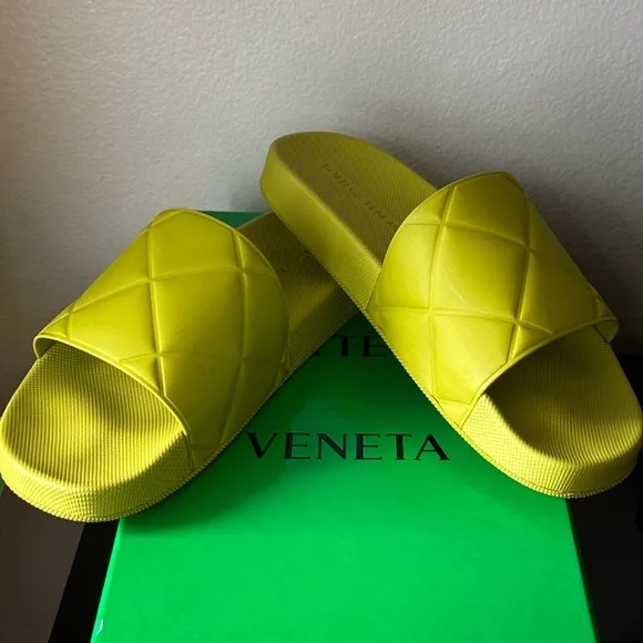 Bottega Veneta Kiwi slides