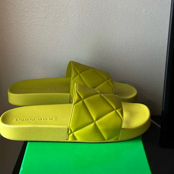 Bottega Veneta Kiwi slides