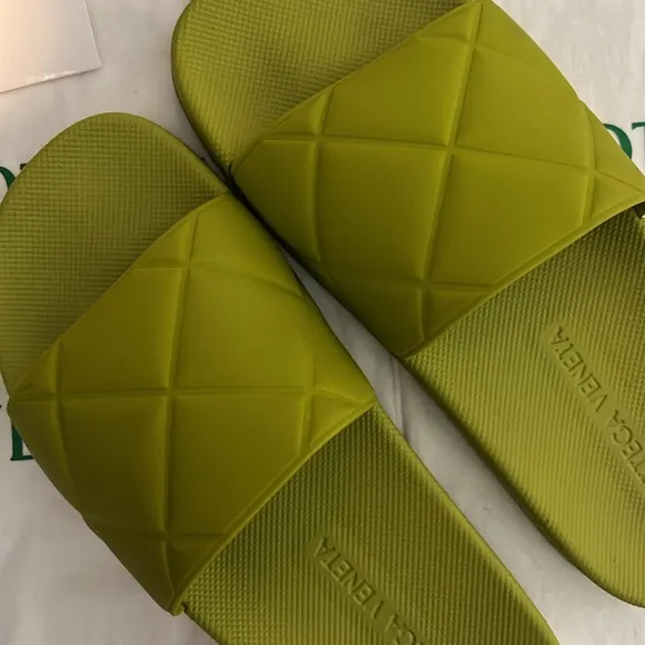 BOTTEGA VENETASlider Quilted Rubber Pool Slides Green