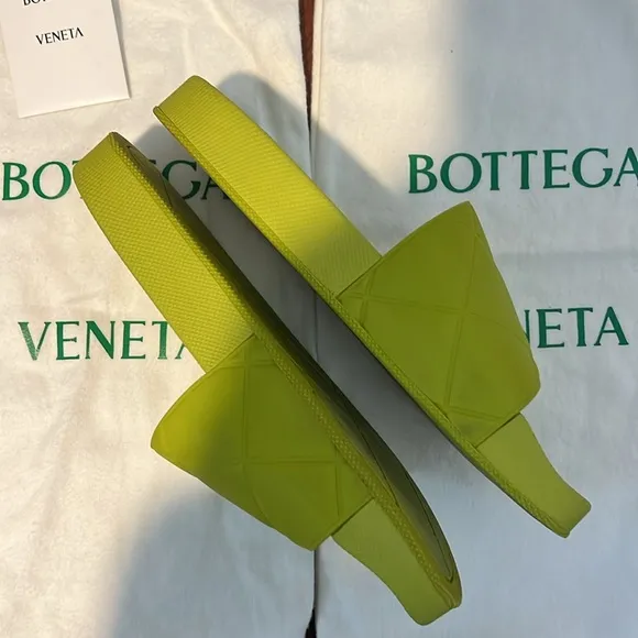 BOTTEGA VENETASlider Quilted Rubber Pool Slides Green