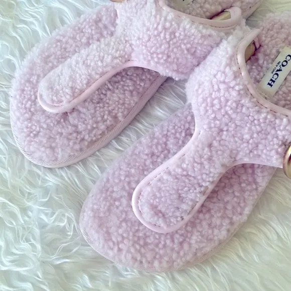 Brand New Coach Pink Shearling Hollie Flip Flop Sandal Plush Buckle Slides