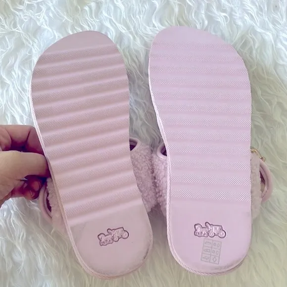 Brand New Coach Pink Shearling Hollie Flip Flop Sandal Plush Buckle Slides