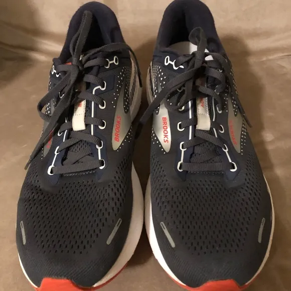 Brooks Adrenaline GTS 22 Men's Supportive Running Shoe