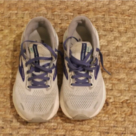 Brooks Adrenaline GTS 23 Women’s Size 8 Running Tennis Shoes - Purple &amp; Gray