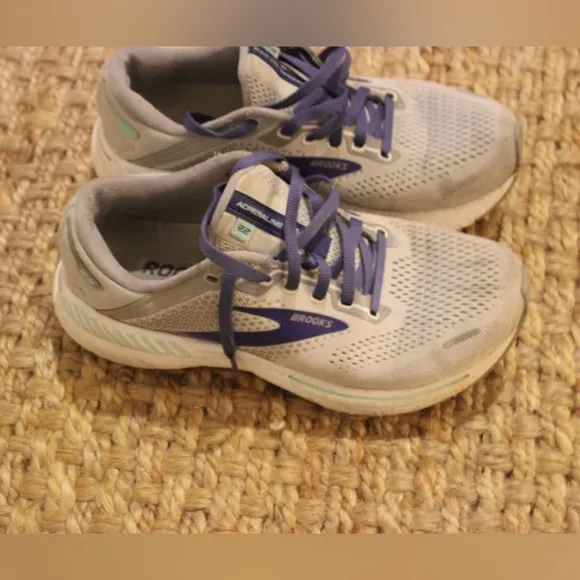 Brooks Adrenaline GTS 23 Women’s Size 8 Running Tennis Shoes - Purple &amp; Gray