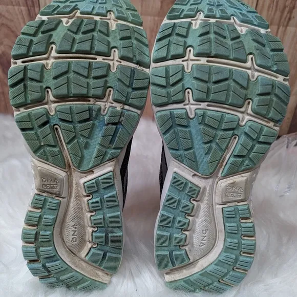 Brooks Ghost 11 running shoes size 8
