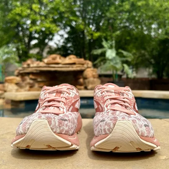 Brooks Ghost 14 Delicacy/Brown/Coral Cloud - Size 9.5 Women’s