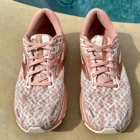 Brooks Ghost 14 Delicacy/Brown/Coral Cloud - Size 9.5 Women’s
