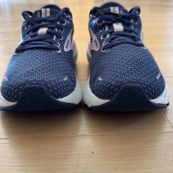 BROOKS WOMEN ADRENALINE GTS 22 RUNNING TRAINING ATHLETIC SHOE NAVY PINK SIZE 9.5